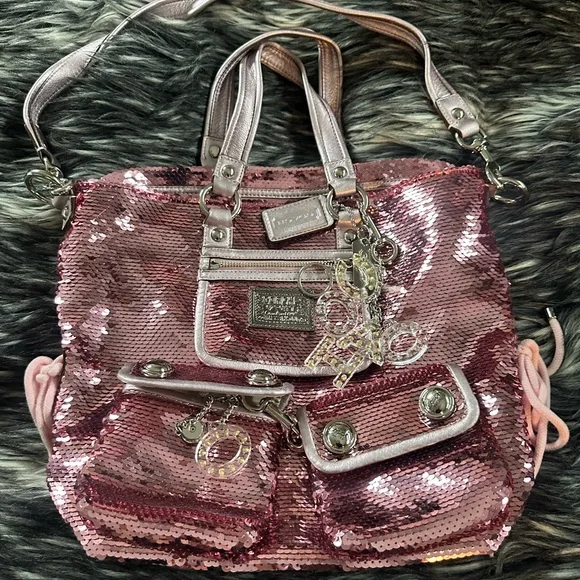 Coach Pink Shoulder Bag with Leather Straps and Gold Hardware - Picture 2 of 8